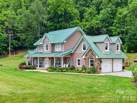 227 Black Bear Cv, Clyde, NC 28721 photo 2