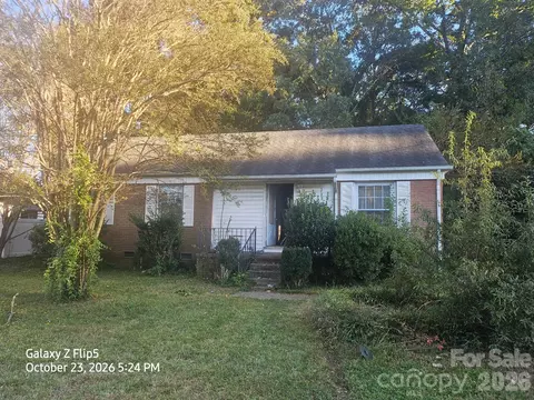 4110 Tipperary Pl, Charlotte, NC 28215