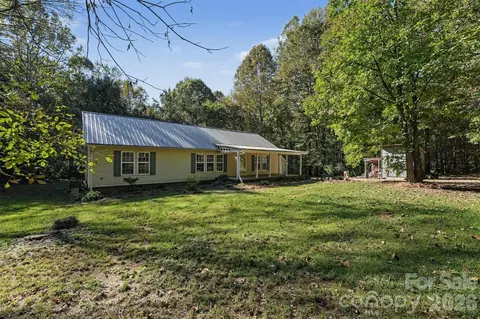 481 Shinn Farm Rd, Mooresville, NC 28115