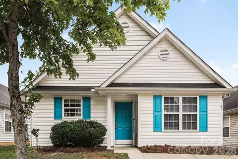 1127 Hannah Rae Ct, Charlotte, NC 28214