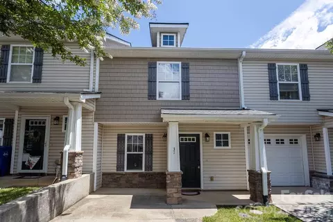 31 Amersham Ln, Fletcher, NC 28732