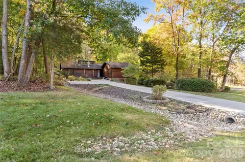 5768 Windworth Drie Dr, Winston Salem, NC 27106