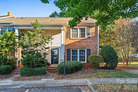 6709 Constitution Ln, Charlotte, NC 28210