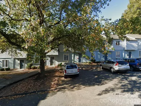 1901 Mereview Ct, Charlotte, NC 28210