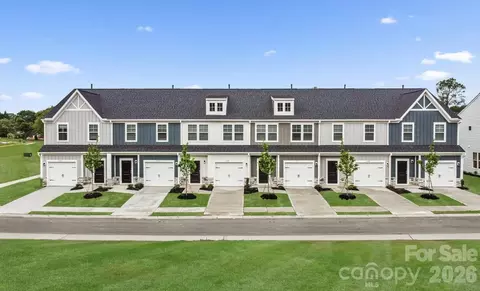 531 Barkdust Ln, Charlotte, NC 28216
