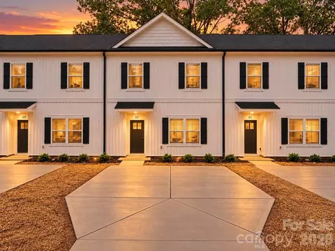 41 E 13th St, Newton, NC 28658