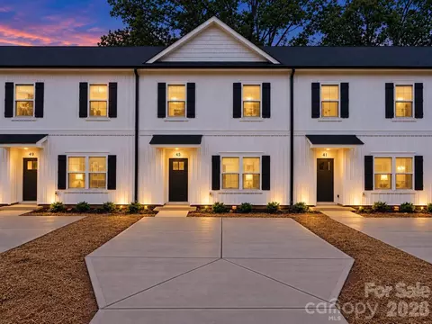 49 E 13th St, Newton, NC 28658