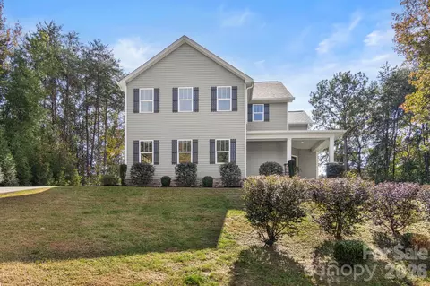 6724 Stoneglen Dr, Denver, NC 28037