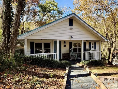Exterior - 105 Painter St, Sylva, NC 28779 photo 2 of 10
