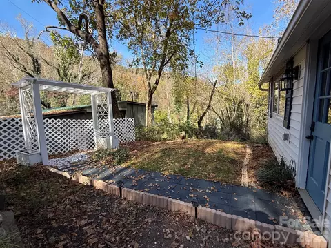 Exterior - 105 Painter St, Sylva, NC 28779 photo 7 of 10
