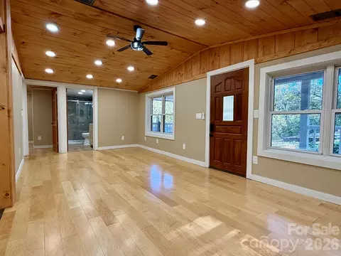 Living - 105 Painter St, Sylva, NC 28779 photo 3 of 4