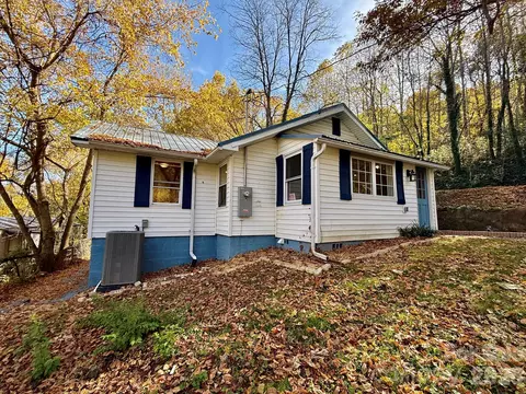 Exterior - 105 Painter St, Sylva, NC 28779 photo 9 of 10