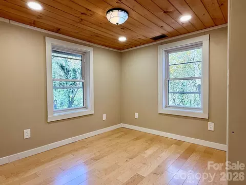 Bedroom - 105 Painter St, Sylva, NC 28779 photo 1 of 5