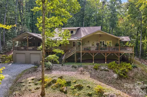 121 Red Oak Ln, Brevard, NC 28712
