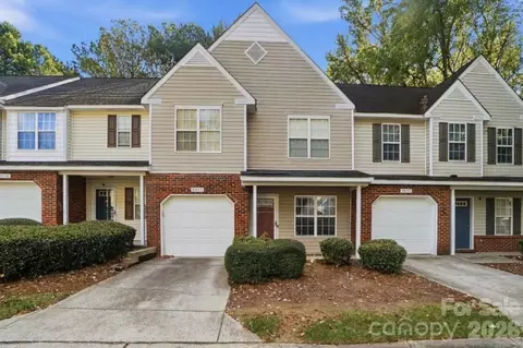 2034 University Heights Ln, Charlotte, NC 28213