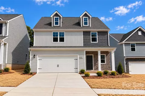 8921 Sawyer Run Ct, Charlotte, NC 28215