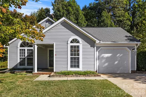 9022 Brad Ct, Matthews, NC 28104
