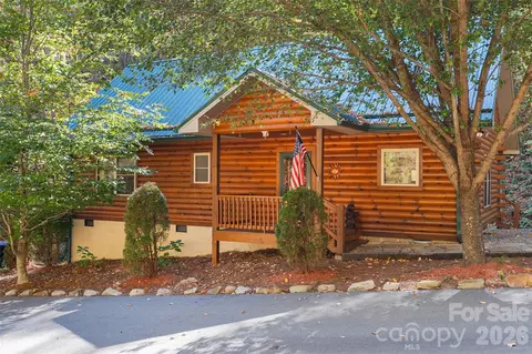 77 Trapper Ln, Waynesville, NC 28785