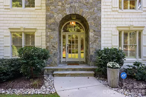 126 Great Point Dr, Mooresville, NC 28117