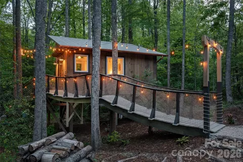 523 Stepp Rd, Hendersonville, NC 28792