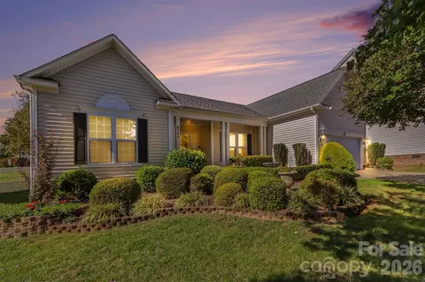 6308 Creek Breeze Rd, Charlotte, NC 28269