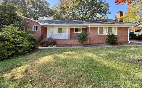 2565 Pinewood Rd, Gastonia, NC 28054