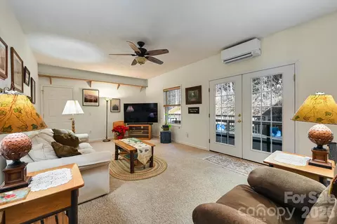 2 Ruffed Grouse Dr, Weaverville, NC 28787