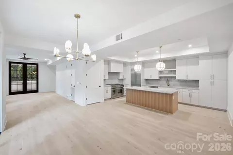 409 Queens 203 Rd #203, Charlotte, NC 28207