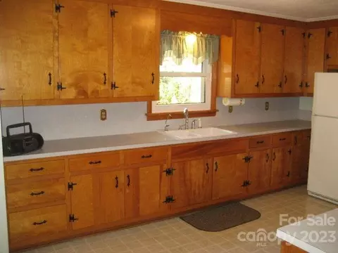 1217 Colonial Dr E, Salisbury, NC 28144 photo 7
