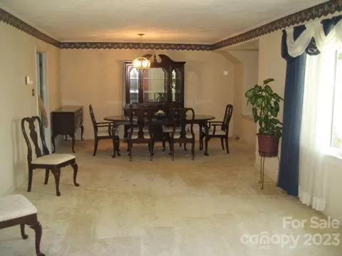 1217 Colonial Dr E, Salisbury, NC 28144 photo 2