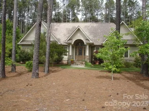 413 Glenview Dr E, Salisbury, NC 28147 photo 1
