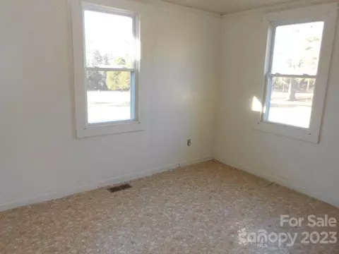 1875 White Rd, Mount Ulla, NC 28125 photo 5