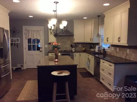 1400 Colonial Dr E, Salisbury, NC 28144 photo 12