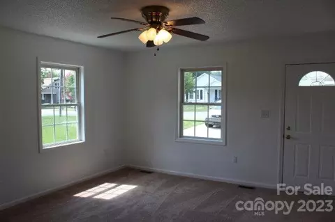 607 Rowan Ave S, Spencer, NC 28159 photo 5