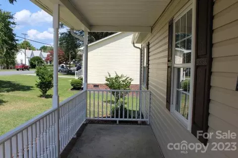 607 Rowan Ave S, Spencer, NC 28159 photo 3