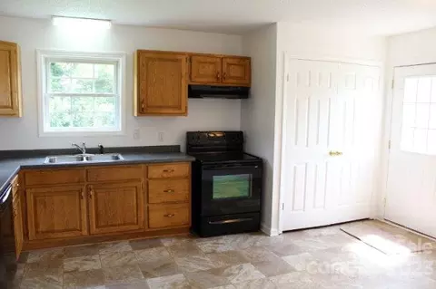 607 Rowan Ave S, Spencer, NC 28159 photo 6