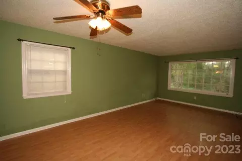 301 Wake Dr, Salisbury, NC 28144 photo 4