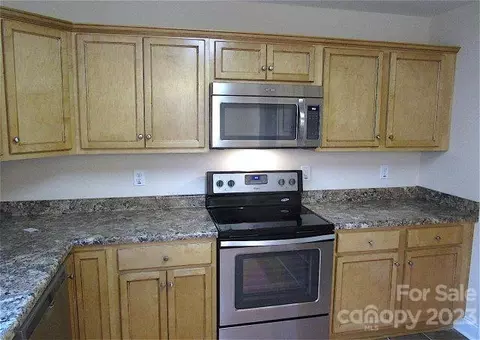 800 Wesley Dr, Salisbury, NC 28146 photo 6