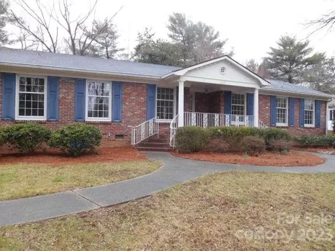 1375 Colonial Dr, Salisbury, NC 28144 photo 1