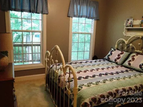 202 Oakview Dr, Salisbury, NC 28146 photo 4