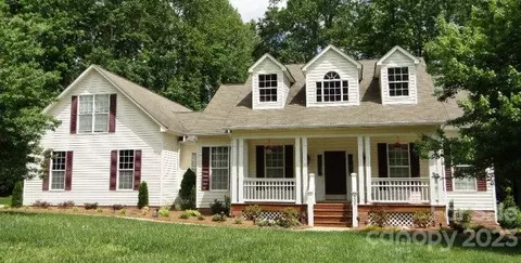 202 Oakview Dr, Salisbury, NC 28146 photo 1