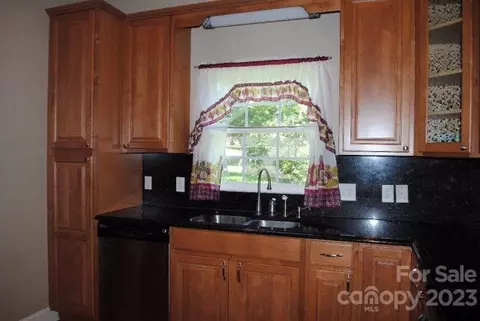 975 Jackson Rd, Salisbury, NC 28146 photo 3