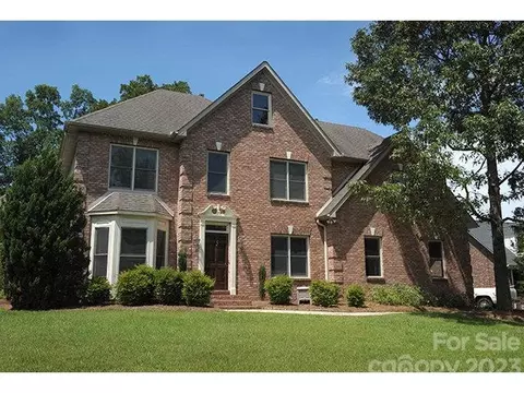 1709 Benjamin Dr, Salisbury, NC 28146 photo 1
