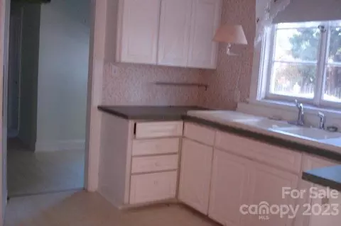 643 Mahaley Ave, Salisbury, NC 28144 photo 2