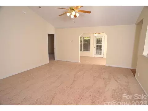 123 Pondview Dr, Salisbury, NC 28147 photo 2
