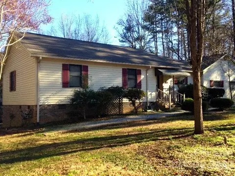 135 Pinecrest St, Salisbury, NC 28146 photo 1