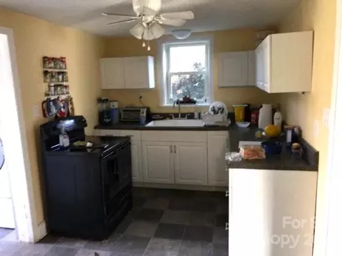 304 Harrison St, Spencer, NC 28159 photo 2