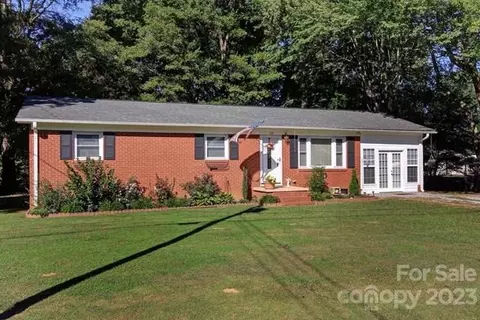 220 Dulin Ave, Salisbury, NC 28146 photo 1