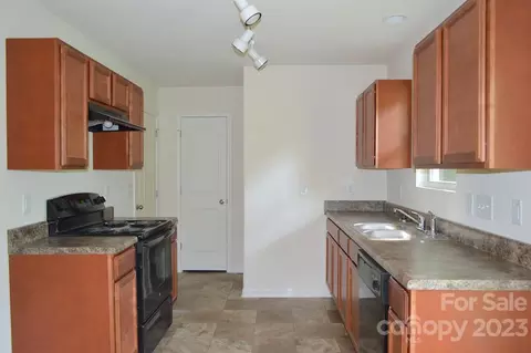 1504 Keystone Dr, Salisbury, NC 28147 photo 4