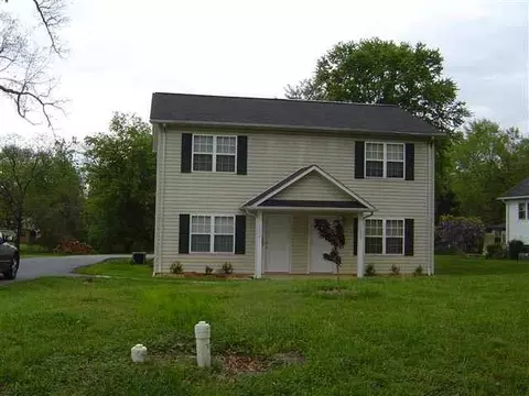 1828 3rd Ne St NE, Hickory, NC 28601 photo 1